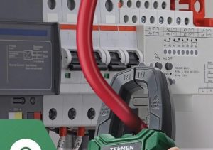 Clamp meter for measuring solar panel currents