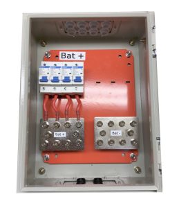 Internal picture of 400A battery combiner