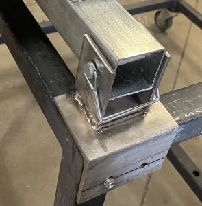 Edge bracket for shipping container